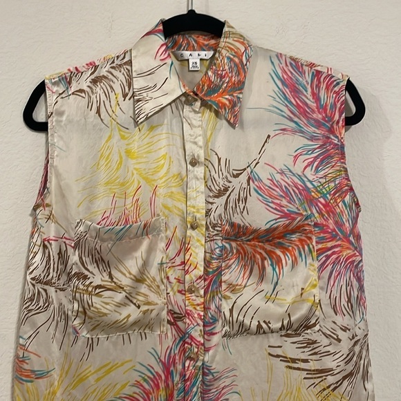 Cabi Women's 100% Silk Button Front Top XS Colorful Feather Print Sleeveless - Picture 5 of 16